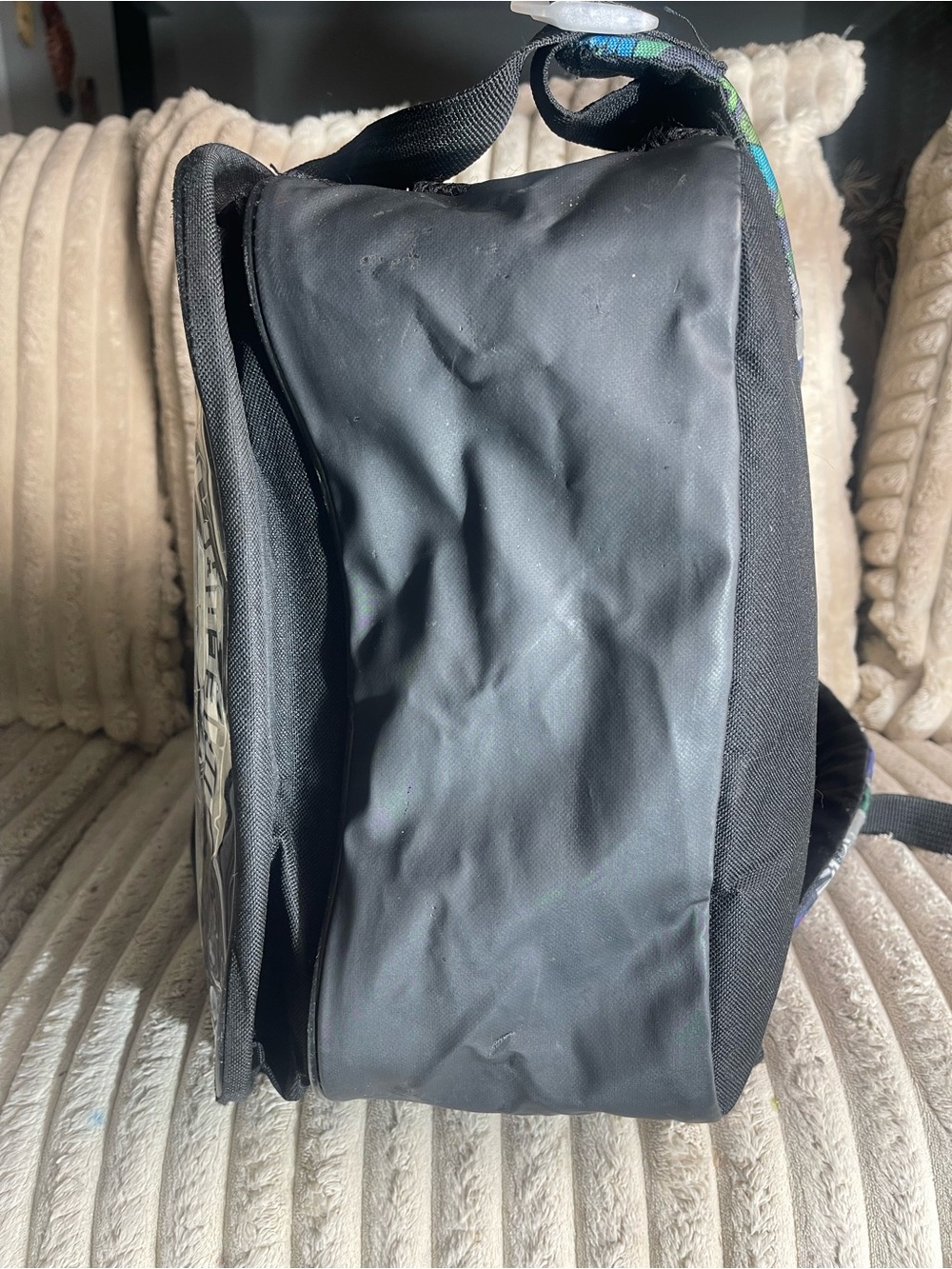 Minecraft Kids' Backpack in Black and Green - Official Logo - Picture 6 of 8